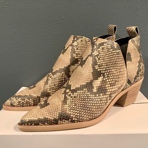 Dolce Vita Sonni Western Booties